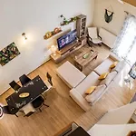 Village Loft House Apartament *