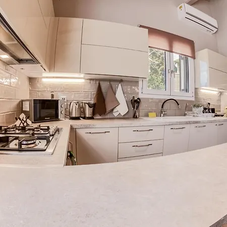Village Loft House דירה *